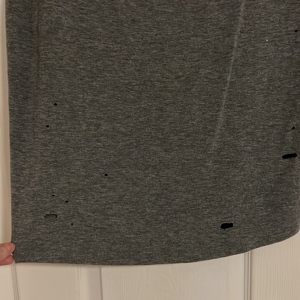 Express Distressed Tee - Picture 5 of 8
